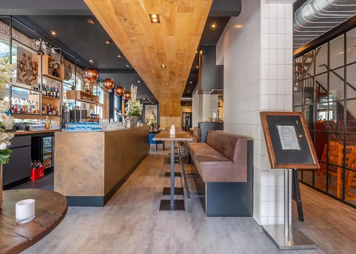 Stadshotel & Proeflokaal 'toer 酒店 2*